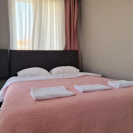 Arnavutkoy Budget Hotel Tourist Inn מראה חיצוני תמונה